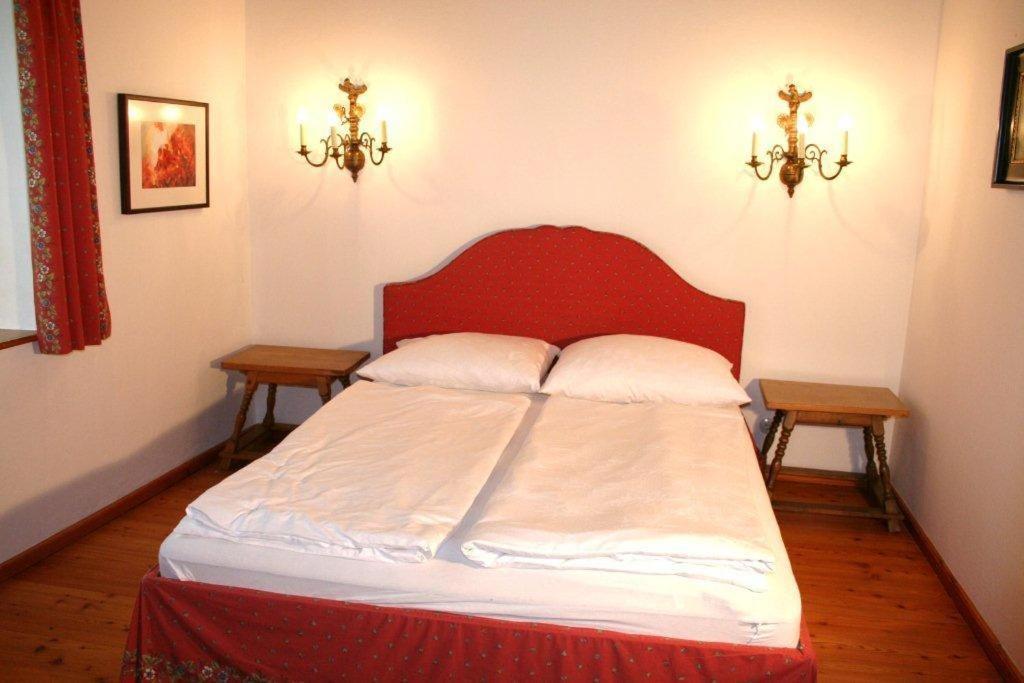 Gaestehaus Schloss Bernau Fischlham Room photo